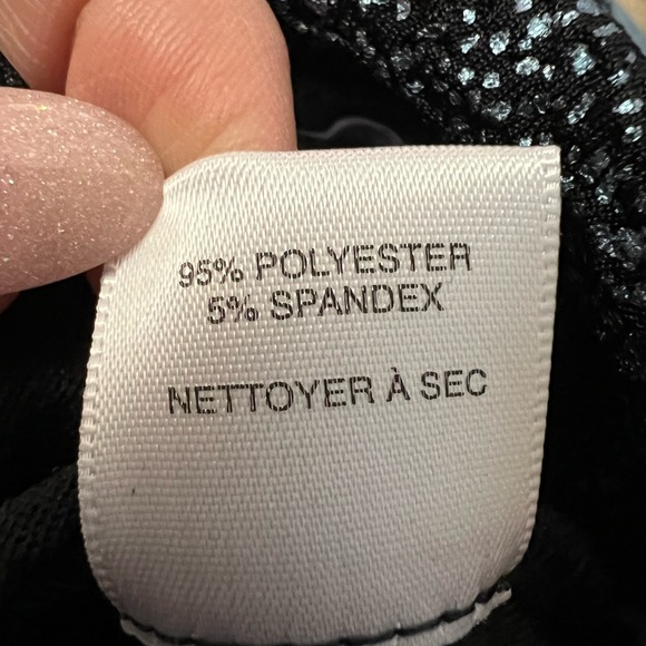 Design Lab Lord & Taylor Sparkling Black and blue Tank cropped Top NWT - Picture 8 of 9